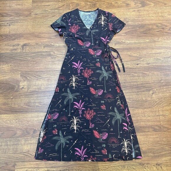 Marine layer Emlyn Midi Wrap Dress inMidnight Palms XS - Picture 6 of 9